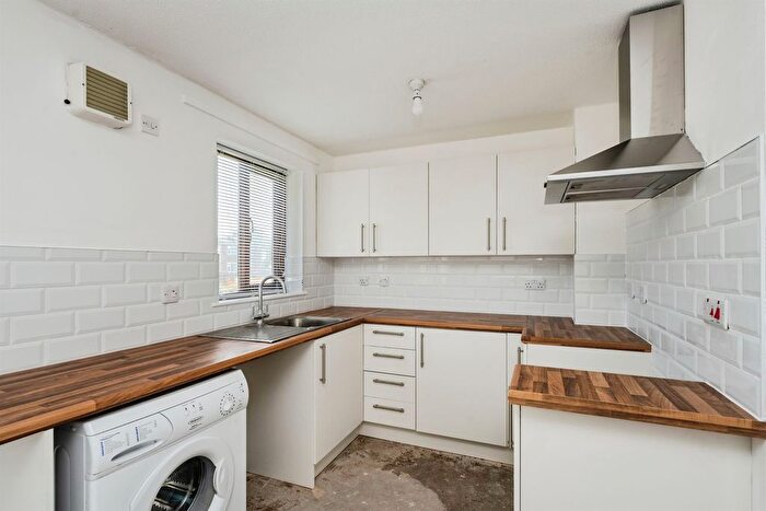 1 Bedroom Flat For Sale In Castle Quay, Neath, SA11