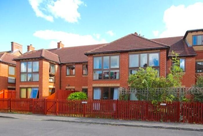 2 Bedroom Flat To Rent In Varsity Place, John Towle Close, OX1