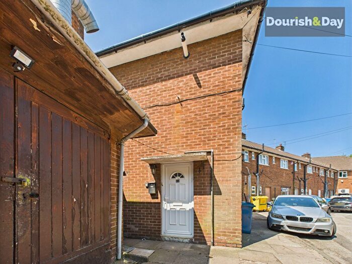 3 Bedroom Flat To Rent In Prospect Road, Stafford, ST16