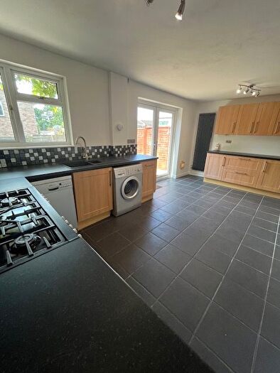 3 Bedroom Semi-Detached House To Rent In Fleming Avenue, North Baddesley, Southampton, SO52