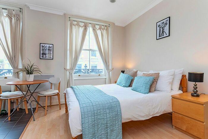 Studio To Rent In Westbourne Grove, Bayswater, London, W2