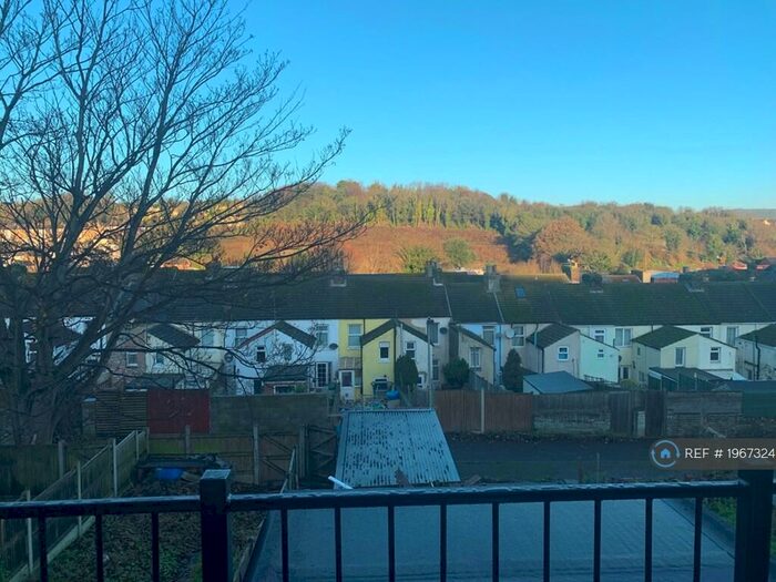 2 Bedroom Maisonette To Rent In Clarendon Place, Dover, CT17