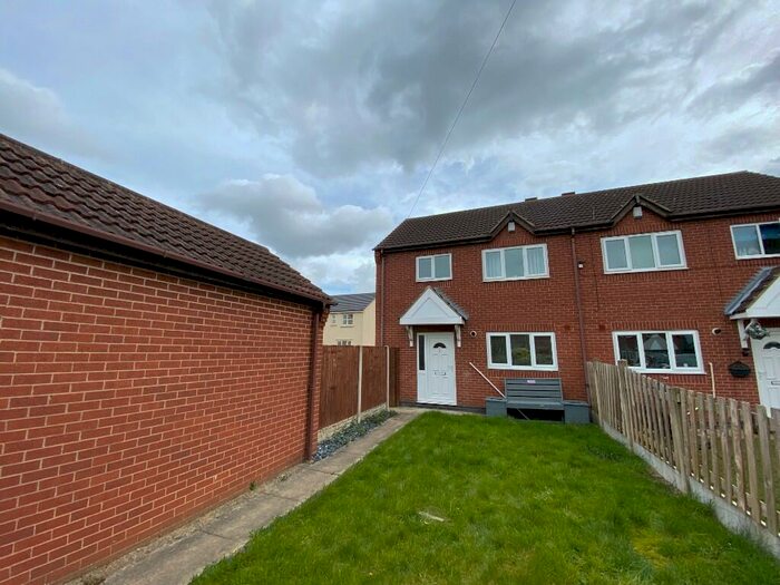 3 Bedroom Semi-Detached House To Rent In Manor Road, Doncaster, South Yorkshire, DN7