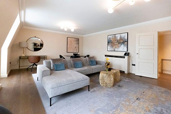 2 Bedroom Flat To Rent In Stanhope Gardens, South Kensington, London, SW7