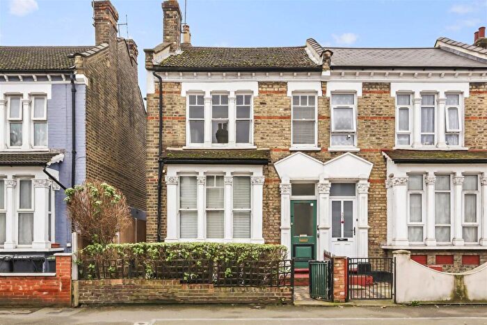 2 Bedroom Flat To Rent In Wightman Road, Hornsey, N8