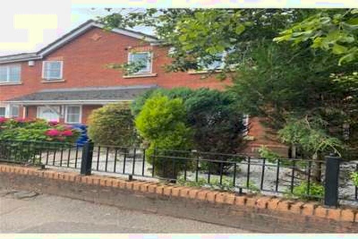 3 Bedroom House To Rent In Elizabeth Street, Cheetham, M7