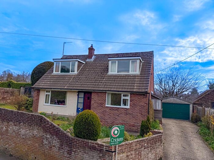 3 Bedroom Detached House For Sale In Castle Lane, Donnington, Newbury, RG14
