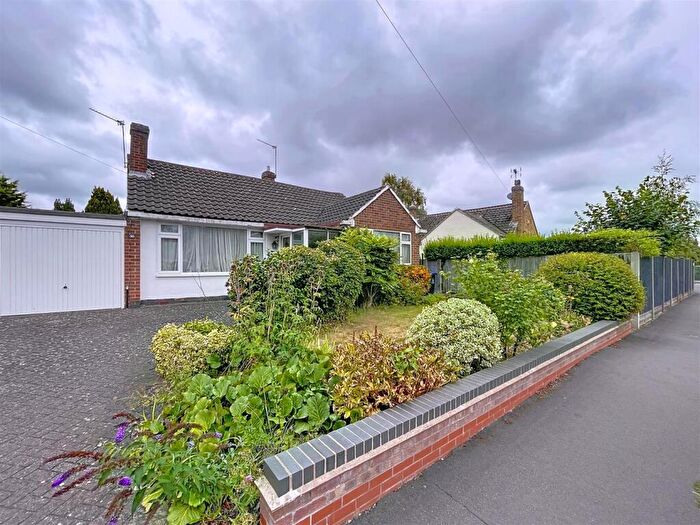 2 Bedroom Detached Bungalow For Sale In Farmer Ward Road, Kenilworth, CV8