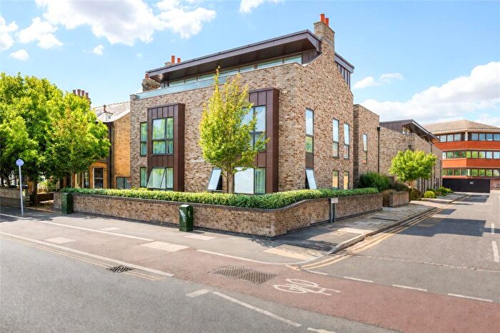 2 Bedroom Apartment For Sale In Westbrook Place, Cambridge, Cambridgeshire, CB4