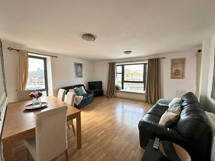 2 Bedroom Apartment For Sale In Mill Road, Gateshead, NE8
