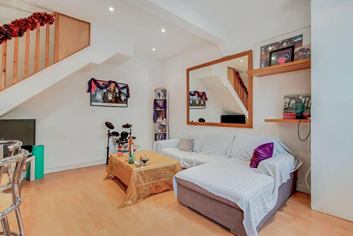 2 Bedroom Flat To Rent In Ashby Street, Islington, London, EC1V