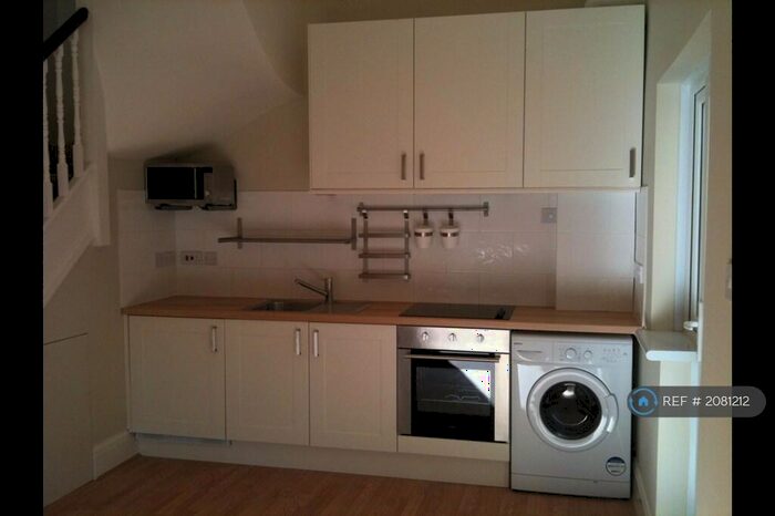 1 Bedroom Maisonette To Rent In Friern Barnet Lane, Friern Barnet, N11