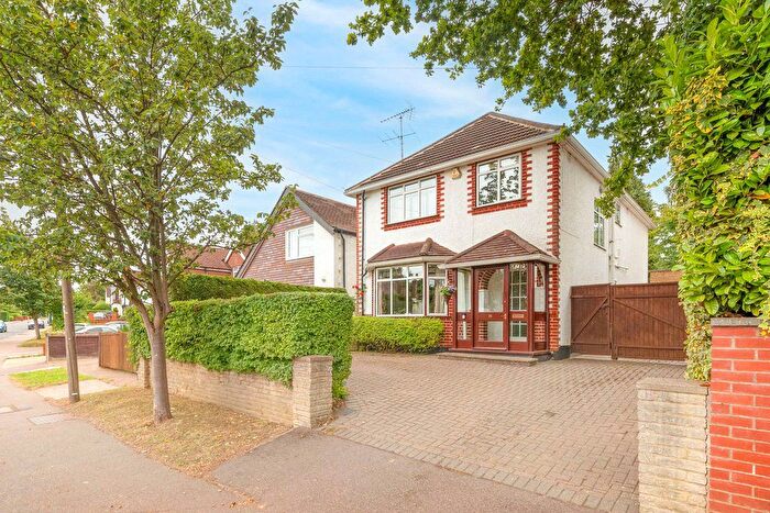 4 Bedroom Detached House For Sale In Brookdene Avenue, Watford, Hertfordshire, WD19