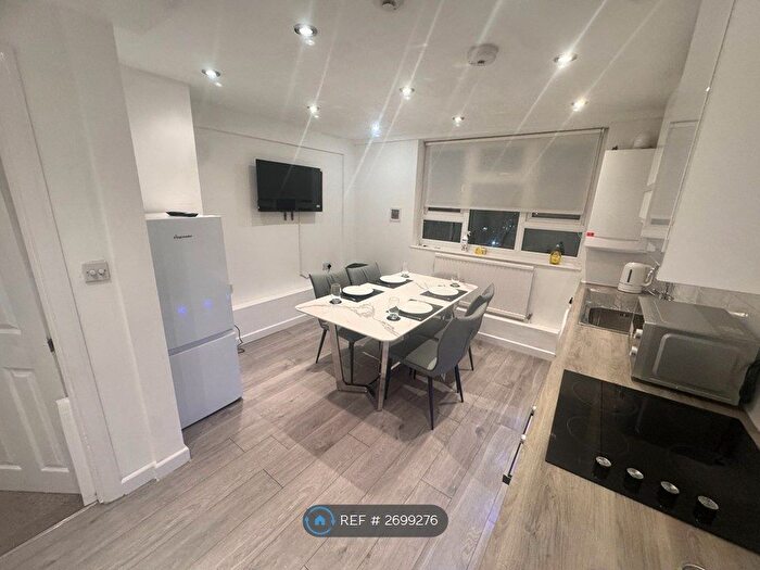 3 Bedroom Flat To Rent In St. John's Court, London, N4