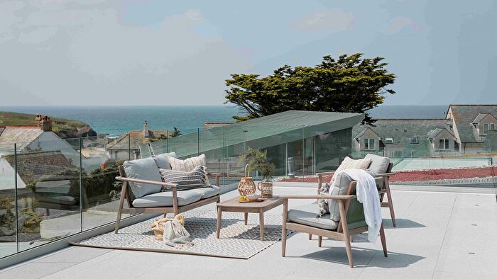 6 Bedroom Detached House For Sale In Treyarnon Bay, Padstow, PL28