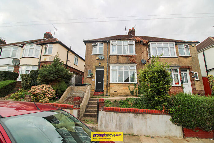 3 Bedroom Semi-Detached House To Rent In Milton Road Luton, LU1