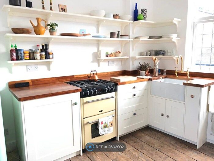 2 Bedroom Flat To Rent In Flamingo House, London, E2