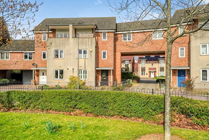 5 Bedroom Semi Detached House For Sale In Wenford, Broughton, Milton Keynes, Buckinghamshire, MK10