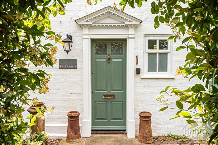 3 Bedroom House For Sale In High Street, Ripley, Woking, Surrey, GU23