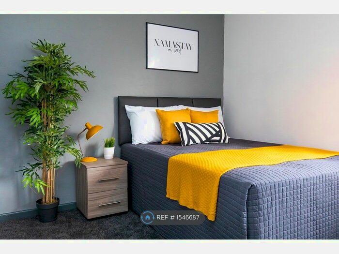 6 Bedroom Semi-Detached House To Rent In Friends Road, Norwich, NR5