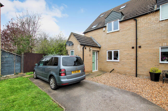 3 Bedroom Semi-Detached House For Sale In Redwood Gardens, Sutton, CB6