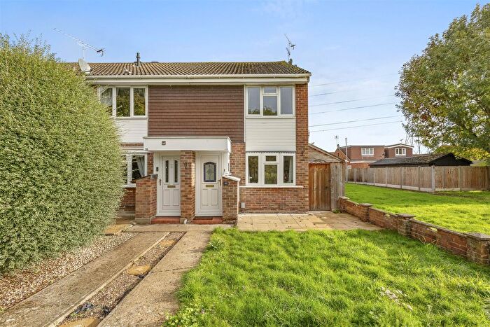 2 Bedroom End Terrace House For Sale In Upper Abbotts Hill, Aylesbury, HP19
