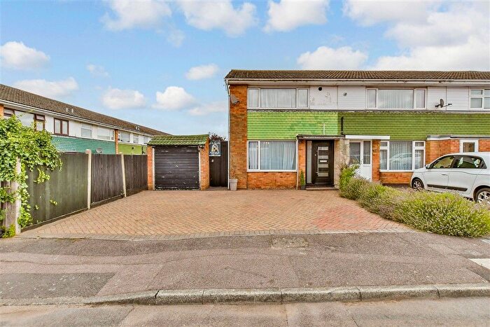 2 Bedroom End Terrace House For Sale In Gladstone Drive, Sittingbourne, Kent, ME10