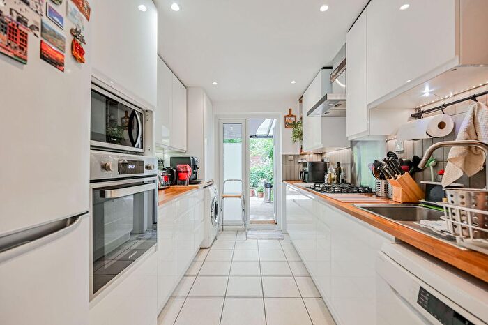 3 Bedroom Property For Sale In Atlas Road, Plaistow, London, E13