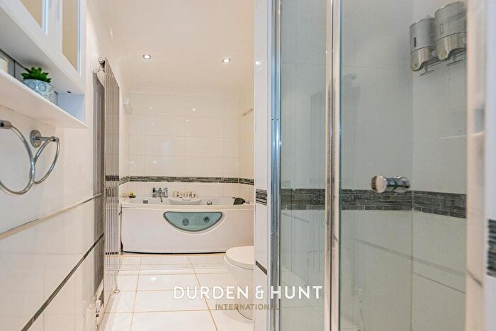 1 Bedroom Apartment For Sale In Ireton Street, Bow, E3