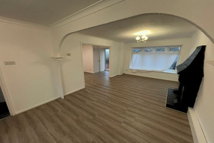 3 Bedroom Terraced House To Rent In Bedroom Terraced House In Basildon, SS16