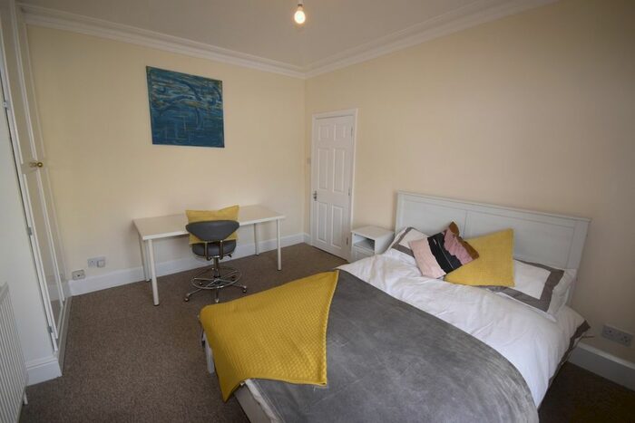 4 Bedroom Semi-Detached House To Rent In Macklin Street, Derby, Derbyshire, DE1