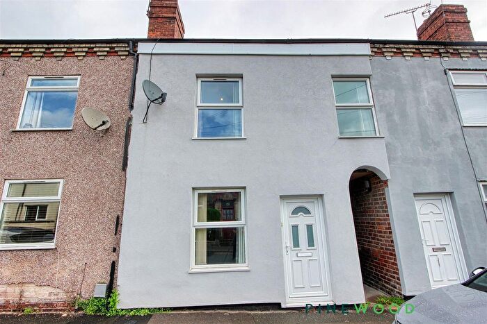 3 Bedroom Terraced House To Rent In Flaxpiece Road, Clay Cross, Chesterfield, Derbyshire, S45
