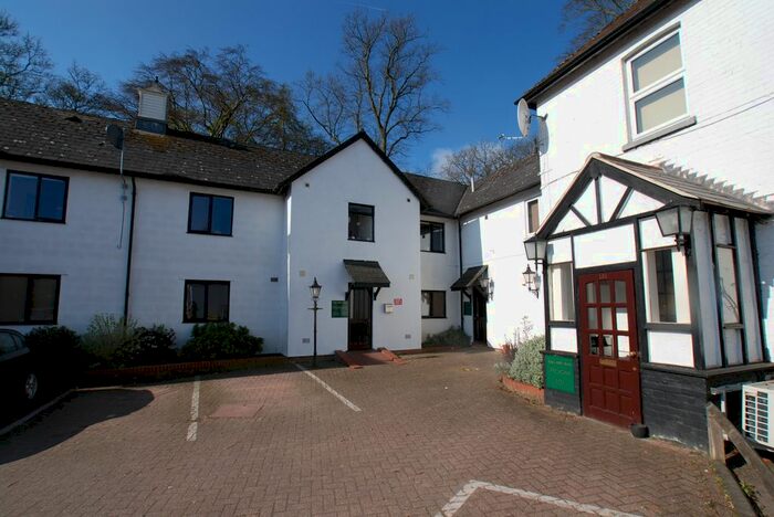 2 Bedroom Flat To Rent In Pines Hill, Stansted, CM24