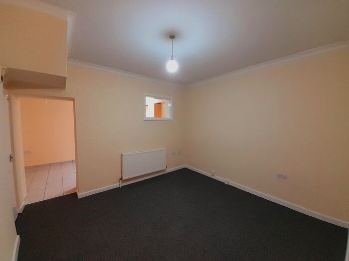 2 Bedroom Semi-Detached House To Rent In Harvey Road, Ilford, IG1