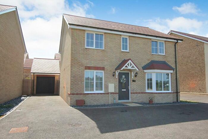 4 Bedroom Detached House To Rent In Rutherford Crescent, Leighton Buzzard, LU7