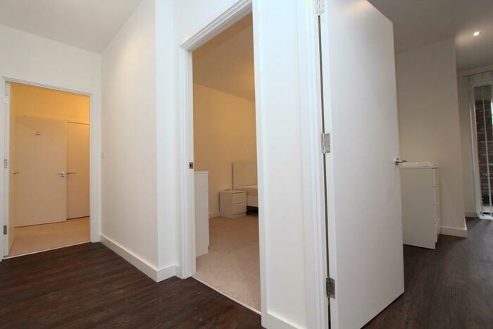 4 Bedroom Flat To Rent In Samuel Building Frobisher Yard, London, E16