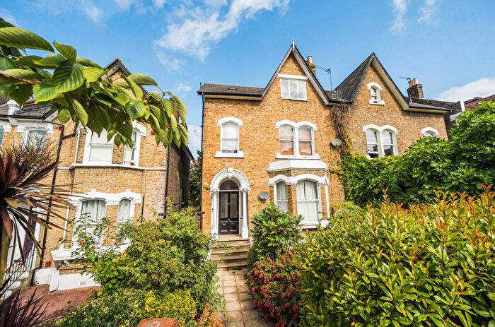 2 Bedroom Apartment For Sale In Breakspears Road, Brockley, London, SE4