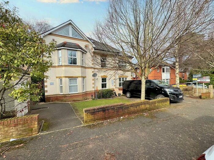 2 Bedroom Apartment To Rent In Queens Park, , St Albans Crescent, BH8