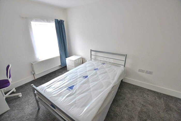 4 Bedroom End Of Terrace House To Rent In Watlington Street, Reading, RG1