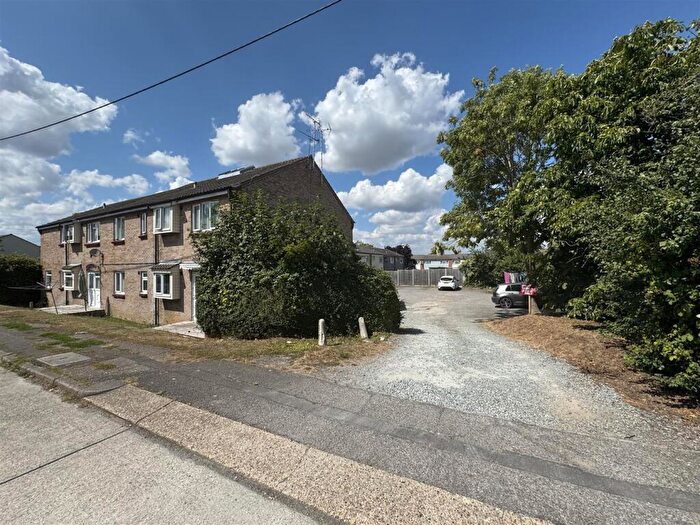 1 Bedroom Flat For Sale In Rectory Road, Pitsea, Basildon, SS13