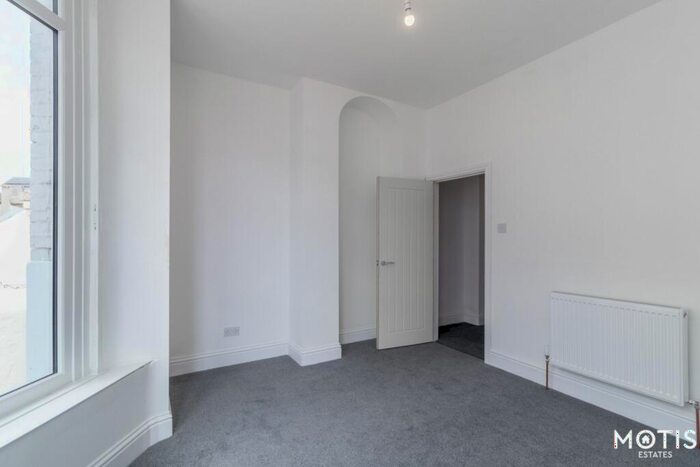 2 Bedroom Flat To Rent In Dover Road, Folkestone, CT20