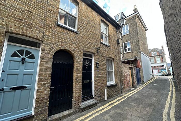 2 Bedroom Semi-Detached House For Sale In South Court, Deal, CT14