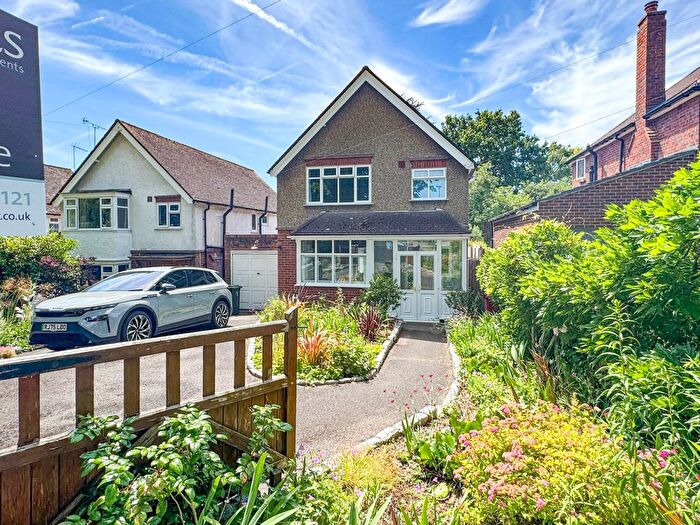 3 Bedroom Detached House For Sale In All Hallows Road, Caversham, RG4