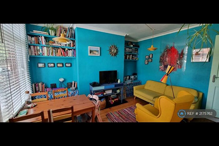 3 Bedroom Terraced House To Rent In Broomfield Terrace, Leeds, LS6