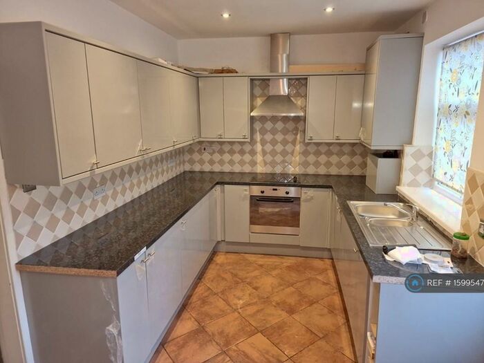 2 Bedroom Terraced House To Rent In Corona Avenue, Oldham, OL8