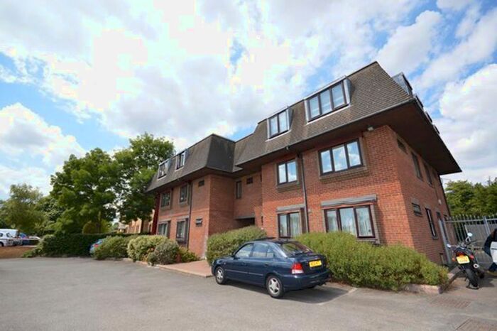 1 Bedroom Flat To Rent In North Orbital Road, Garston, Watford, WD25