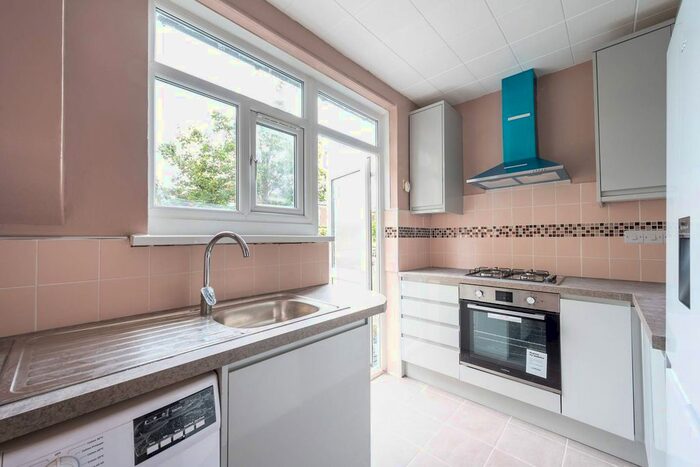 2 Bedroom Maisonette To Rent In Rothesay Avenue, Raynes Park, London, SW20