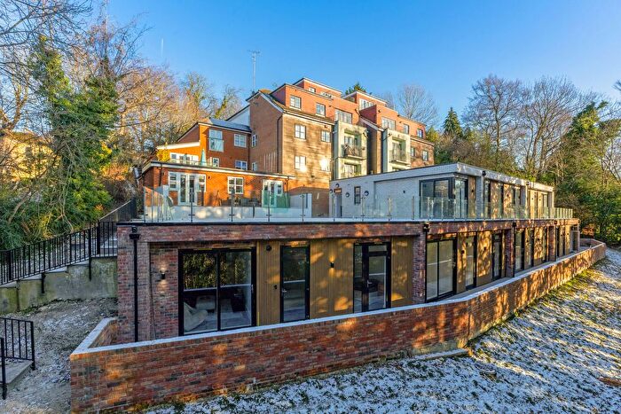 2 Bedroom Flat For Sale In Hermitage Road, Kenley, CR8