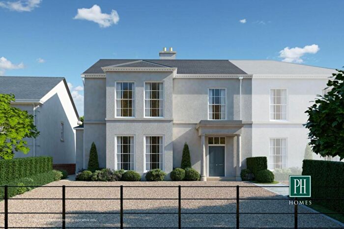 4 Bedroom Semi-Detached House For Sale In Deanwater Drive, Woodford, SK7