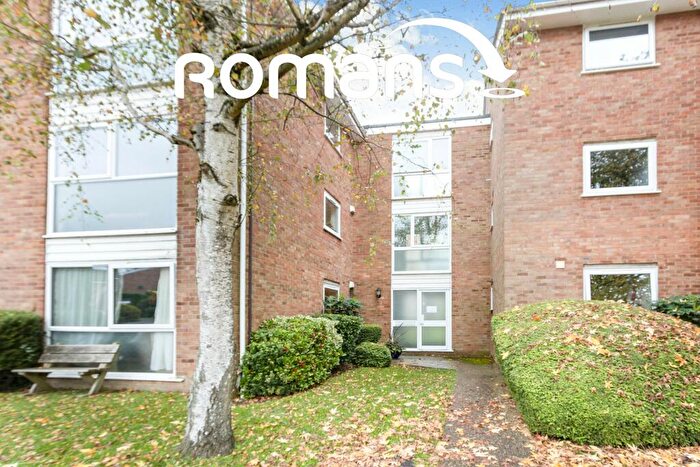 2 Bedroom Flat To Rent In Hale Court, Farnham, GU9